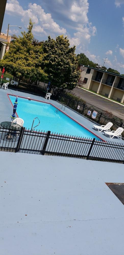 Days Inn By Wyndham Ashland Εξωτερικό φωτογραφία