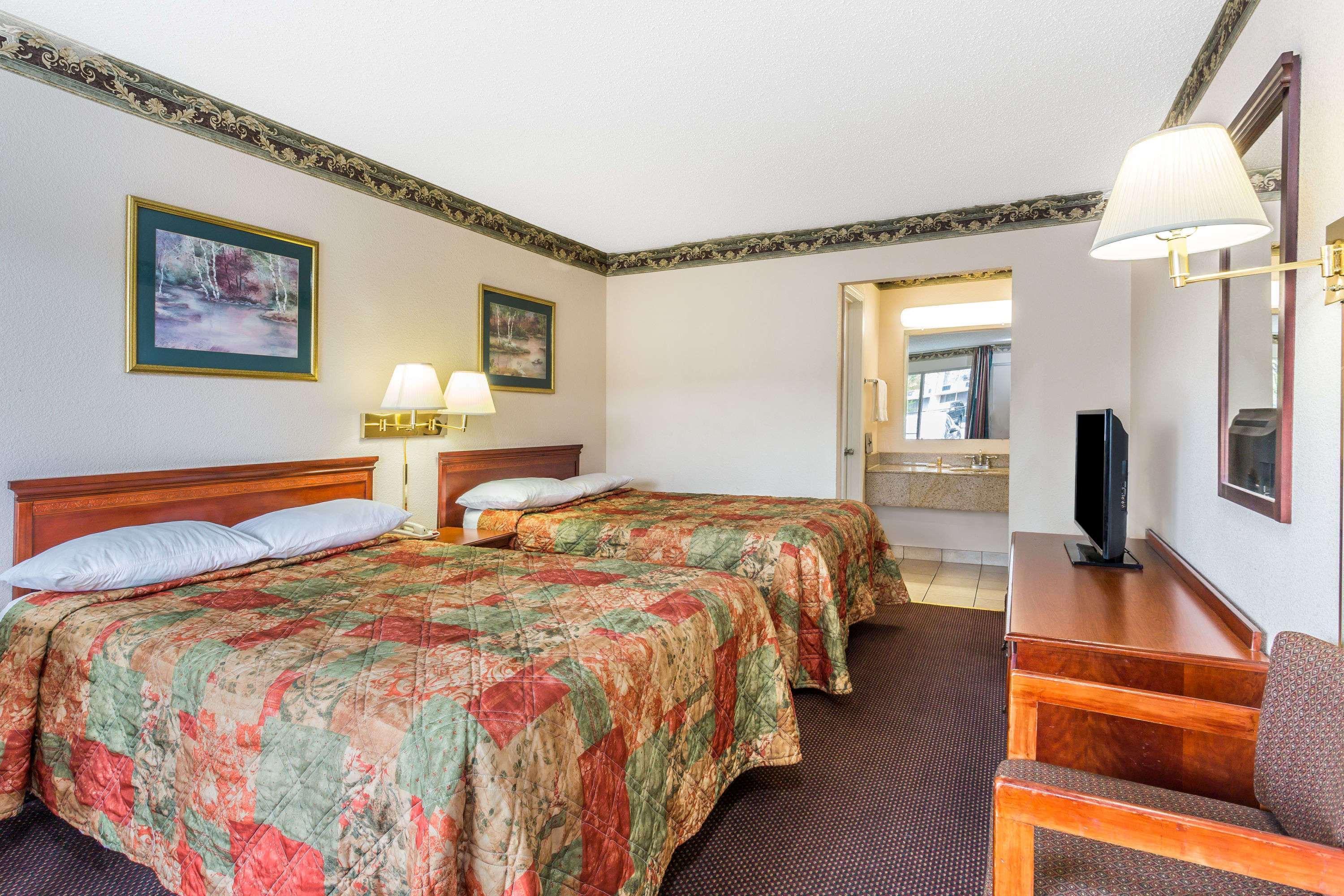 Days Inn By Wyndham Ashland Εξωτερικό φωτογραφία